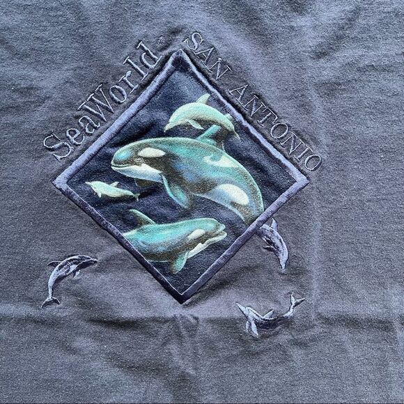 SeaWorld San Antonio embroidered t-shirt - Picture 3 of 4